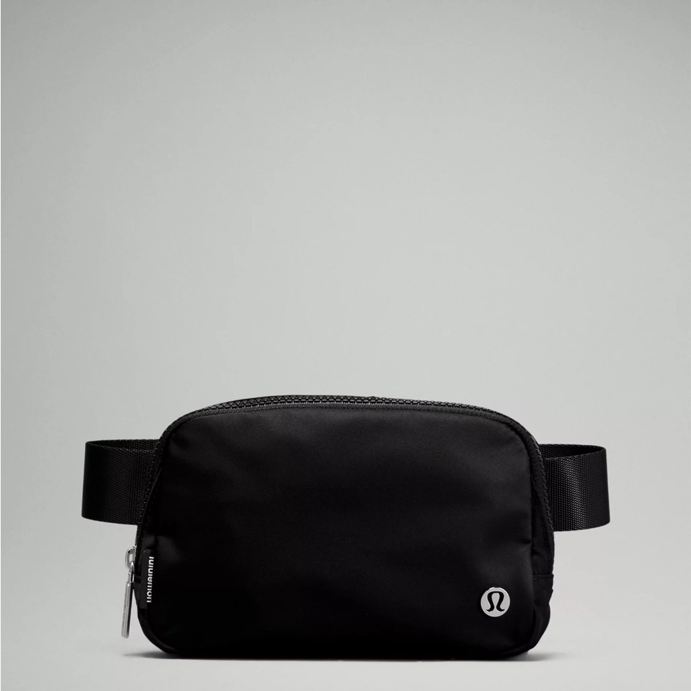 Brand new with tags lululemon belt waist bag black